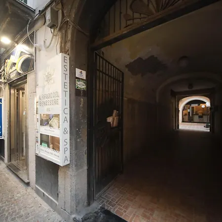 Lucrezia's Lägenhet *